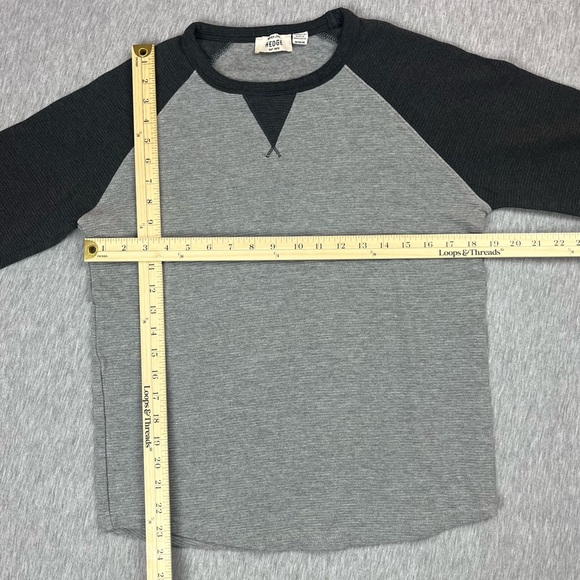 Ribbed Two-Tone Grey Sweater, Medium Hedge Brand - Picture 4 of 5